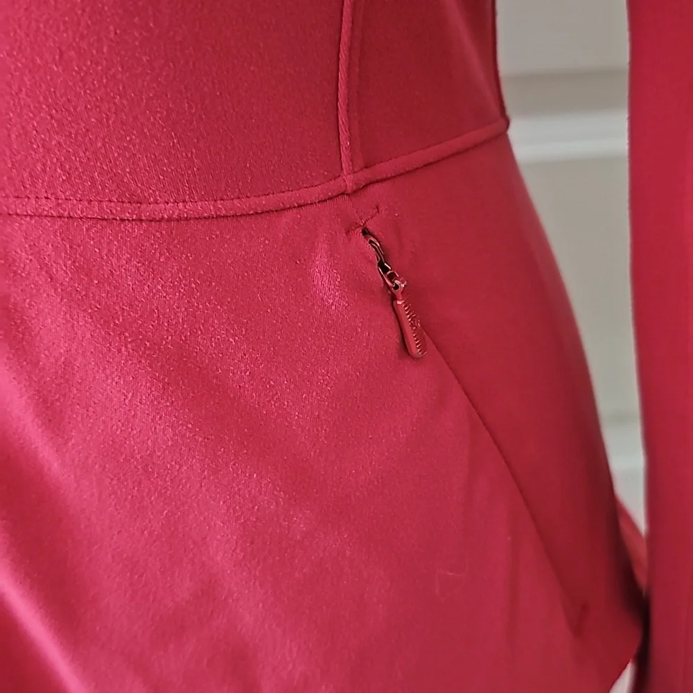 350. Lululemon The Ease Jacket - Picture 4 of 12